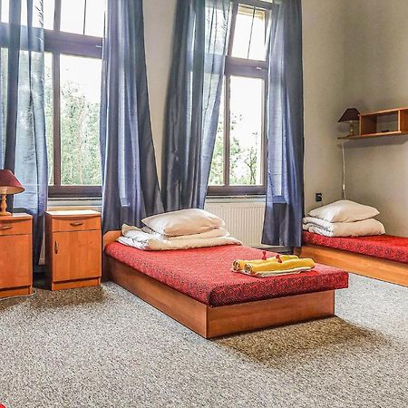Cozy Home In Raciaski Mlyn With Kitchen Raciaz Екстер'єр фото