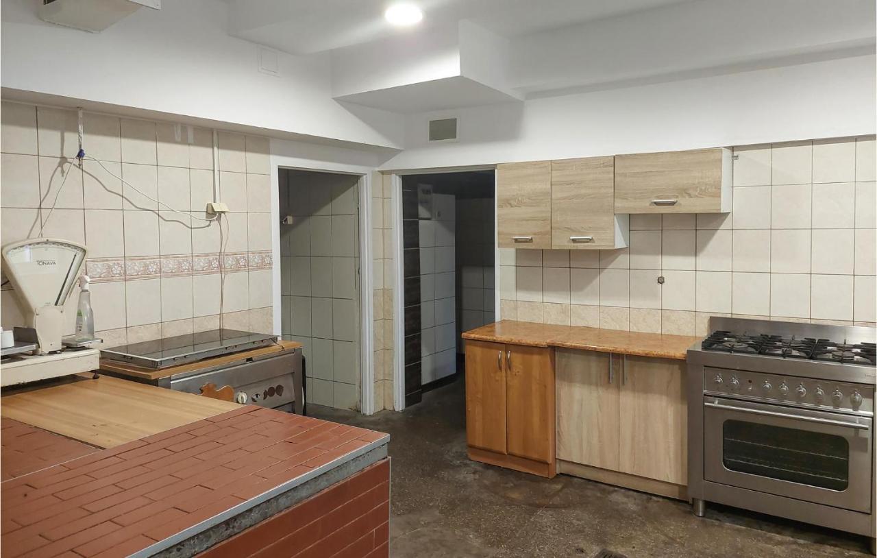 Cozy Home In Raciaski Mlyn With Kitchen Raciaz Екстер'єр фото