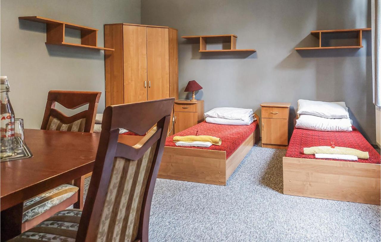 Cozy Home In Raciaski Mlyn With Kitchen Raciaz Екстер'єр фото
