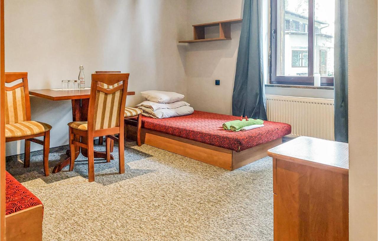 Cozy Home In Raciaski Mlyn With Kitchen Raciaz Екстер'єр фото