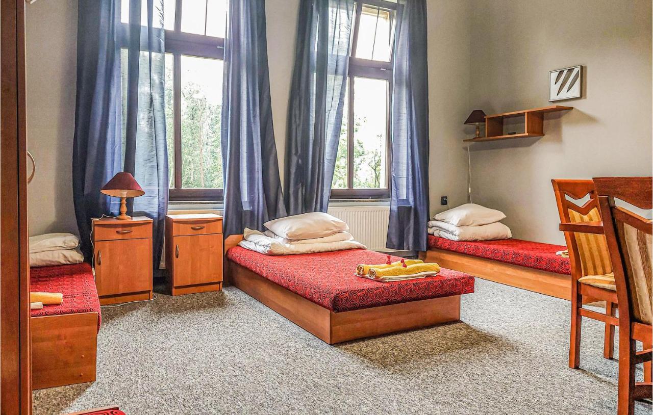 Cozy Home In Raciaski Mlyn With Kitchen Raciaz Екстер'єр фото